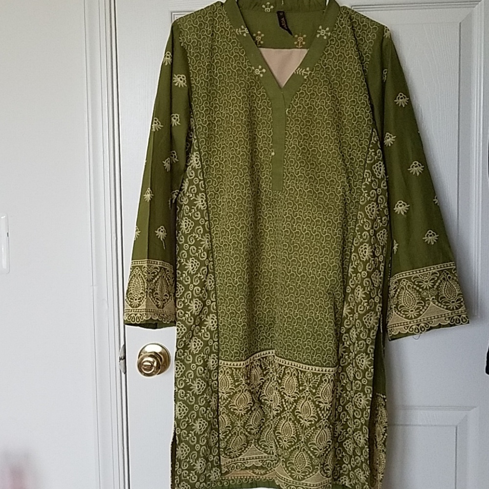 Pakistani Kameez Shalwar